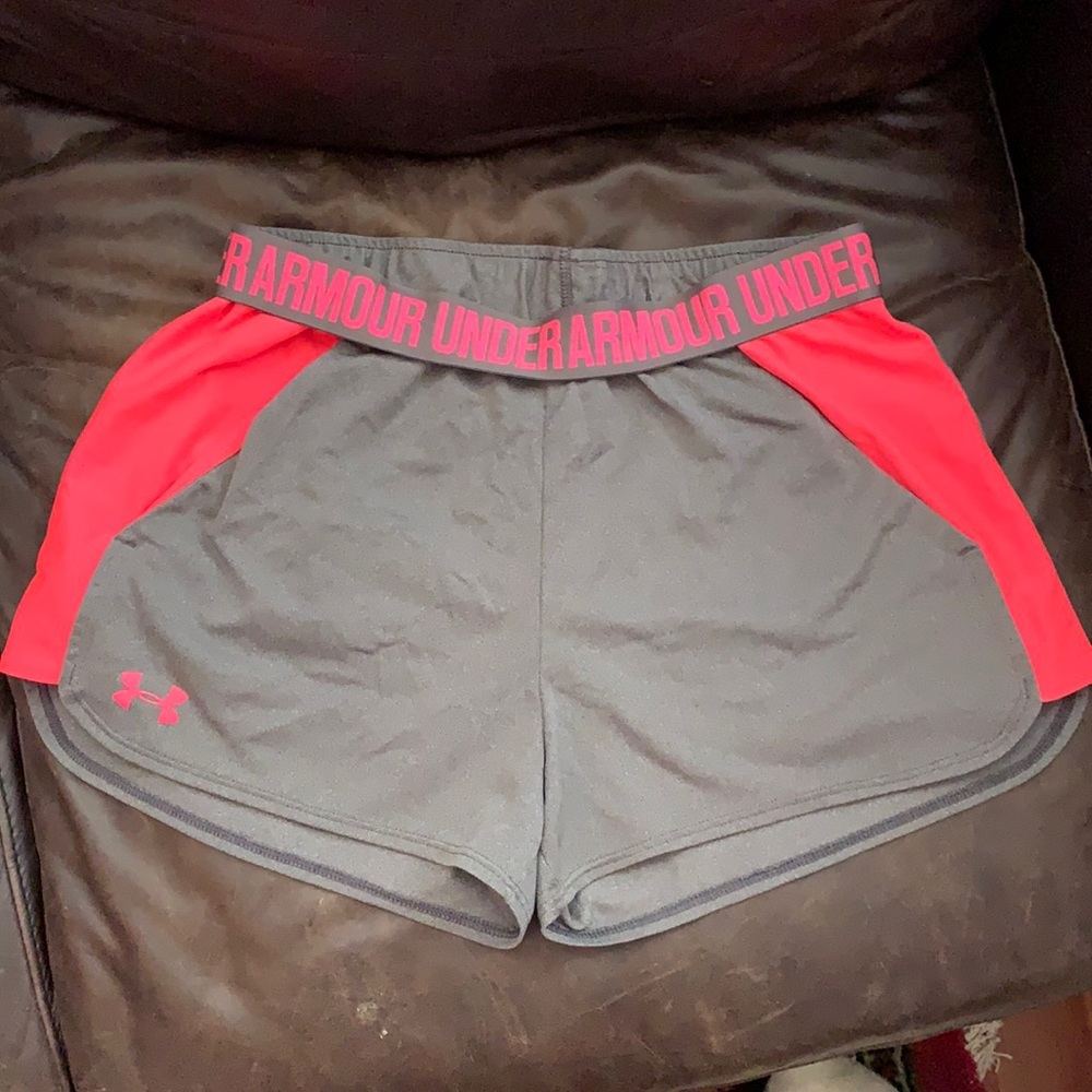pink and grey underarmour shorts with pockets